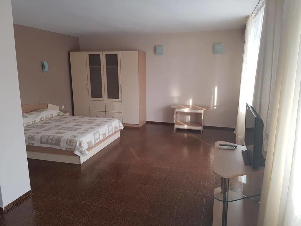 Family Hotel Alfa Vita Sosopol Exterior foto